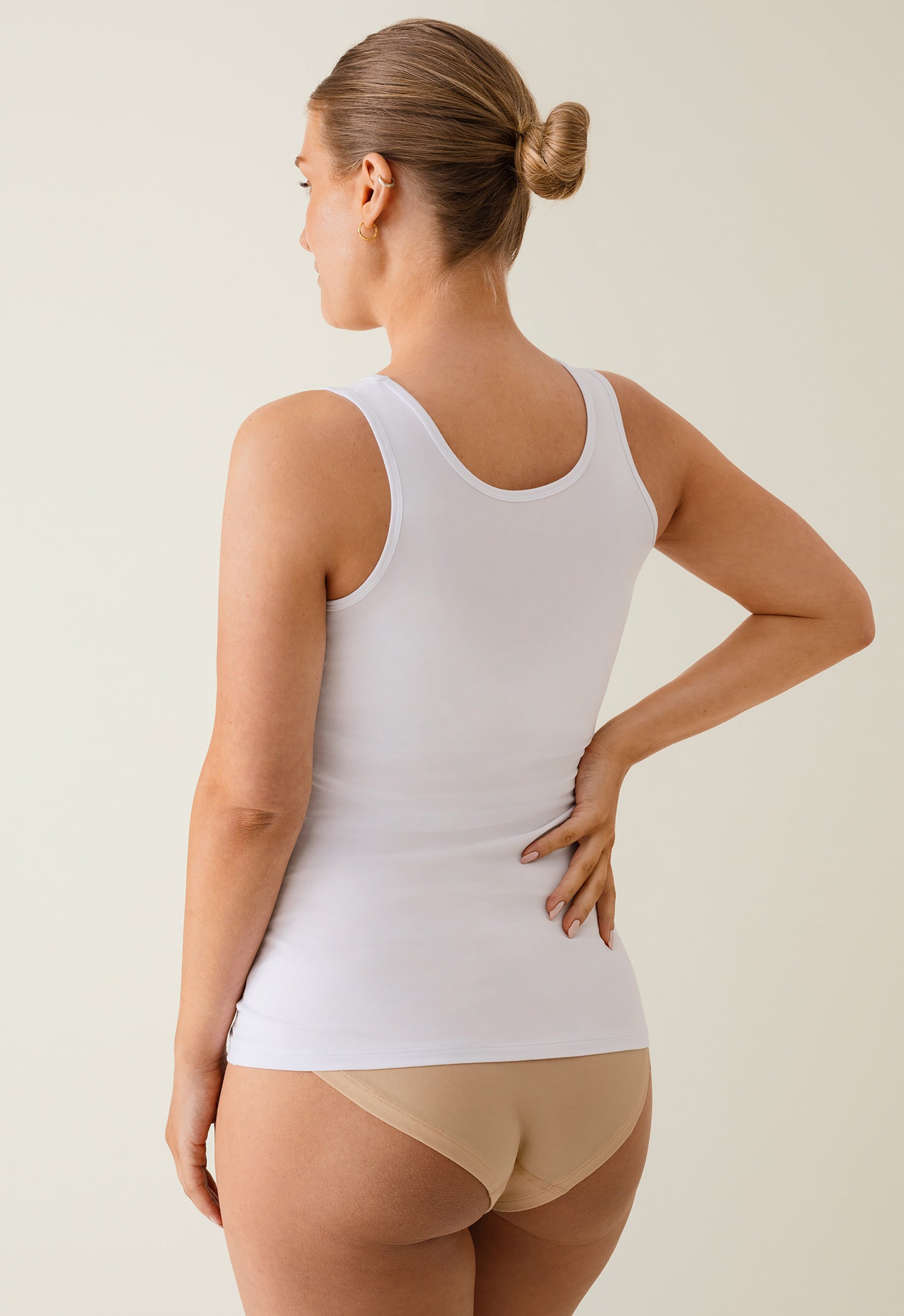 Essential nursing tank top - White