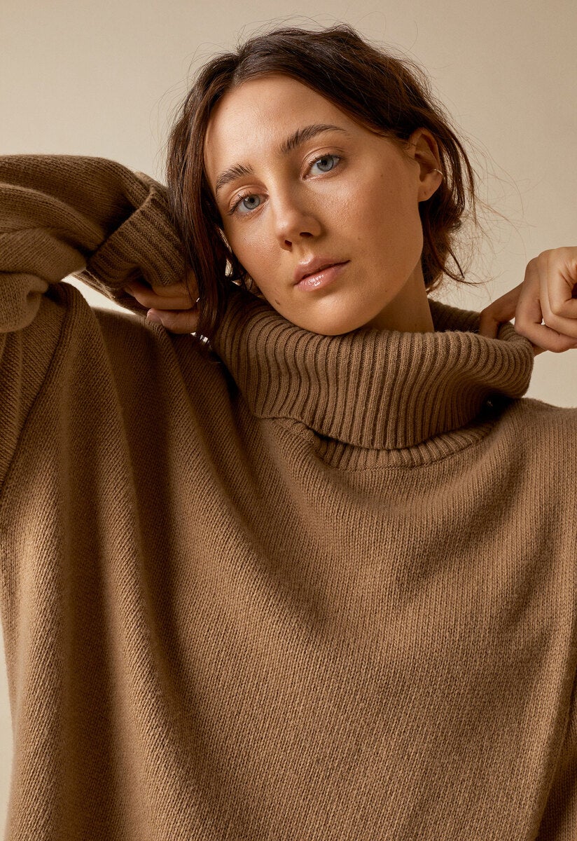 Oversized wool sweater with nursing access - Camel