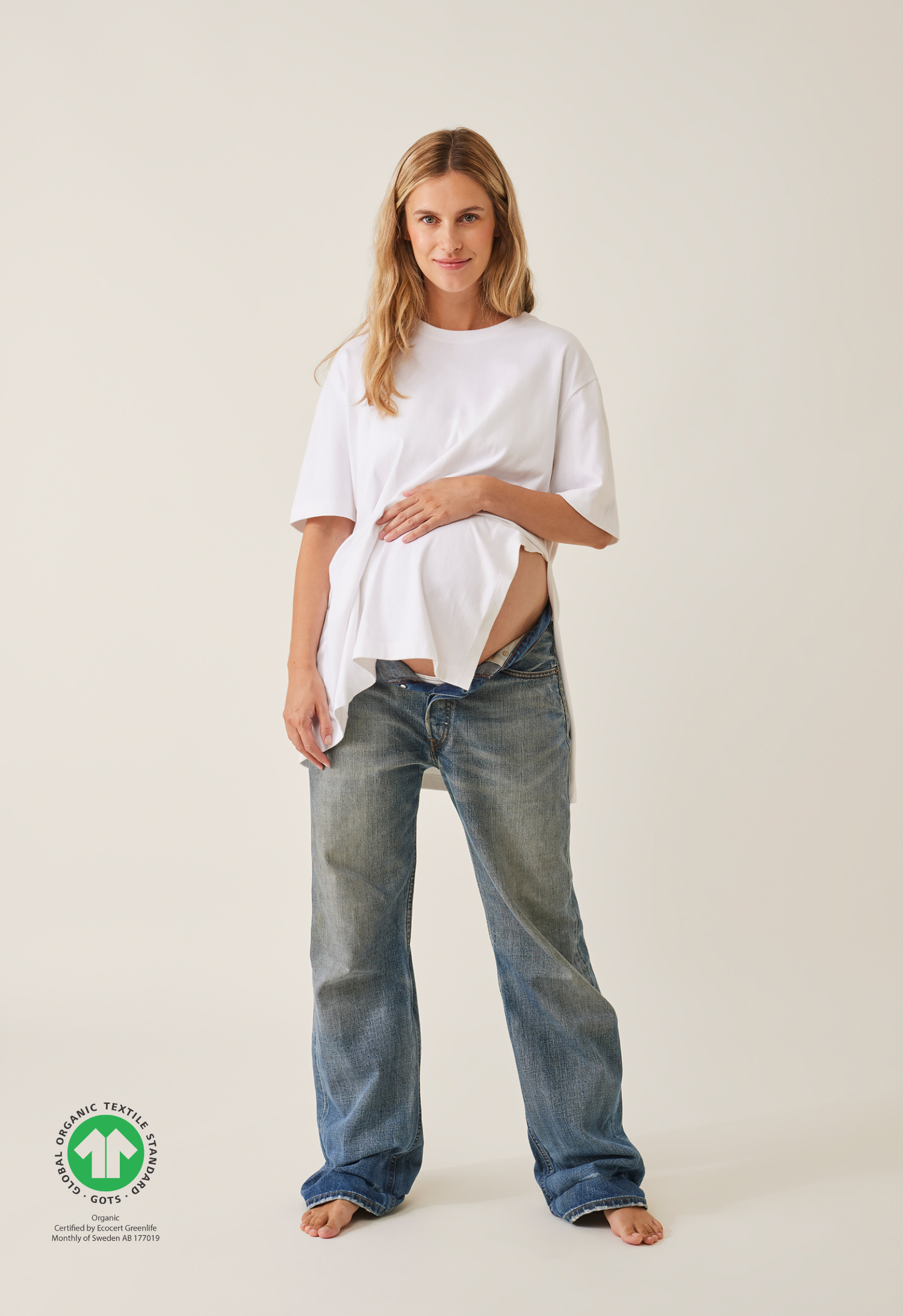 Oversized maternity t-shirt with slit - White