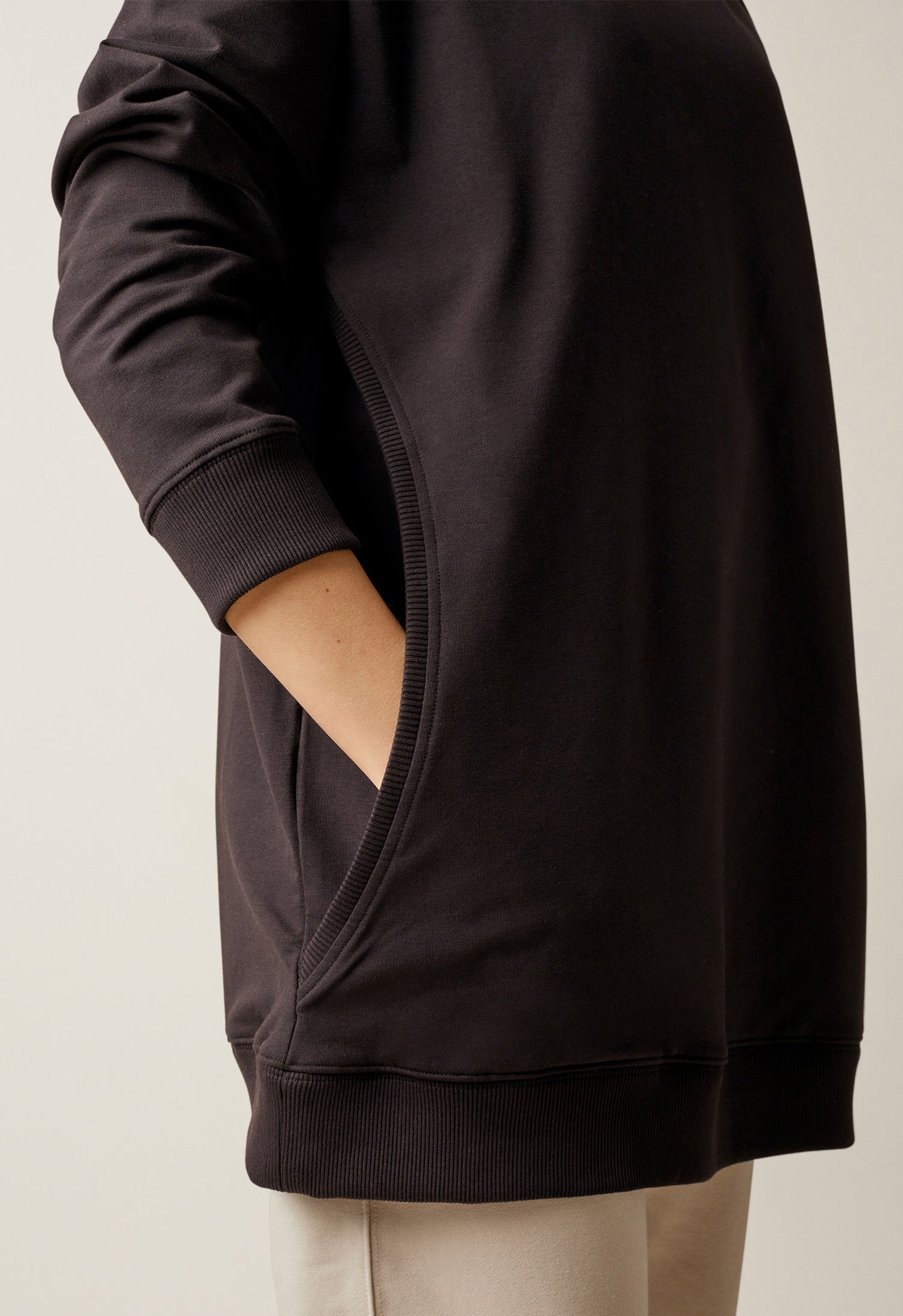 Oversized maternity sweatshirt with nursing access - Black