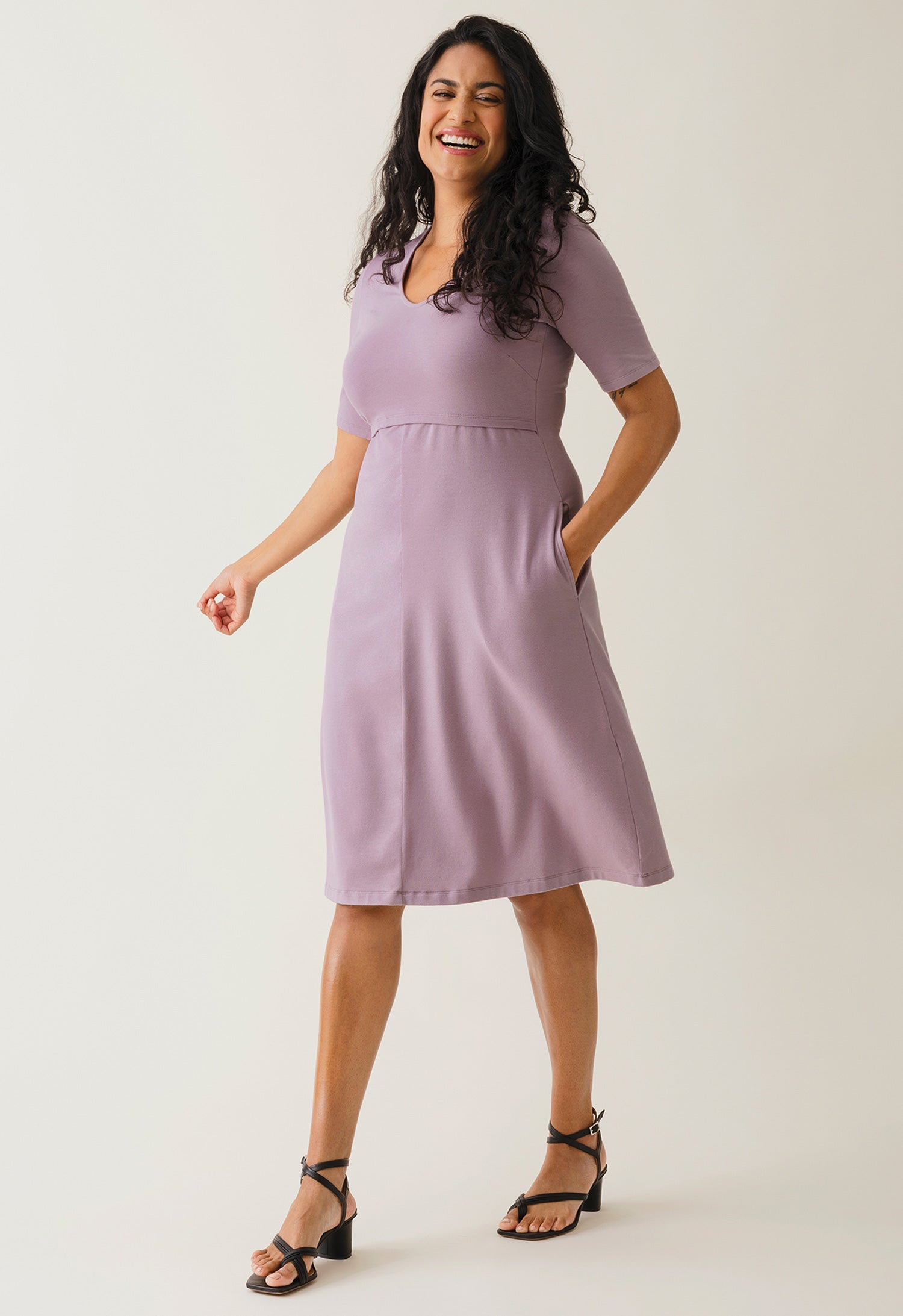 A shaped nursing dress short sleeve - Lavender